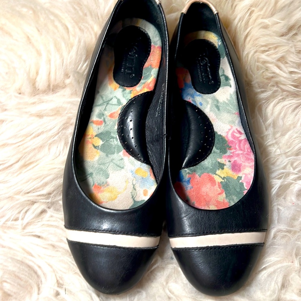 Born ballet flats